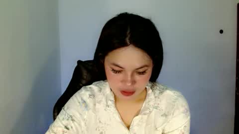 nicole_kiss01 online show from October 17, 2025, 8:17 am