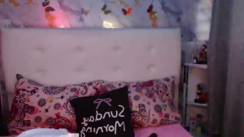 Snapshot of nicole_lewlls chatting on February 16, 2026, 11:39 am Nicole online show from February 16, 2026, 11:39 am