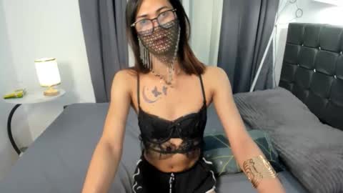 nicole_morena online show from December 3, 2025, 12:03 pm
