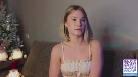 Nicole online show from December 9, 2024, 3:54 pm