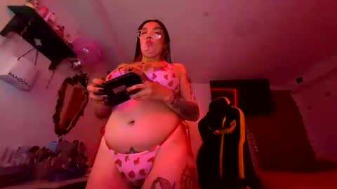 Nicole online show from July 18, 2026, 4:05 am