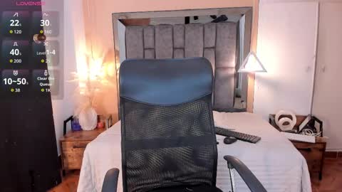 N A T A L I A online show from September 24, 2025, 8:01 pm