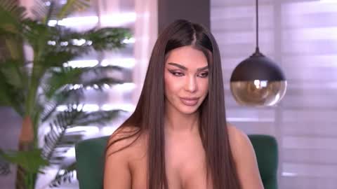 Nicole online show from October 1, 2025, 7:25 am