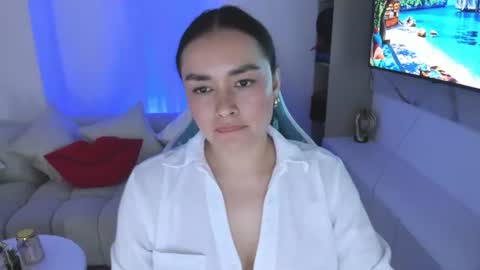 Nicolle online show from July 9, 2026, 11:42 pm