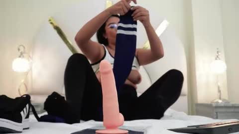 Snapshot of nicoleflorens chatting on November 20, 2025, 6:07 pm Nicol Flores GMT-5 1530-2200 online show from November 20, 2025, 6:07 pm