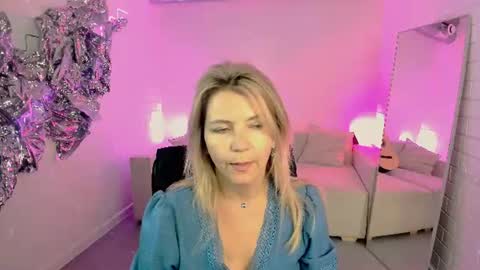 Snapshot of nicolehits chatting on June 21, 2026, 9:01 am nicolehits online show from June 21, 2026, 9:01 am