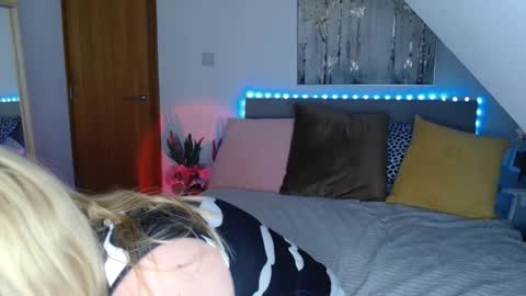 Snapshot of nicolelinharts chatting on June 2, 2026, 10:34 pm Birthday online show from June 2, 2026, 10:34 pm