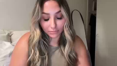 nicolelovesyou444 online show from October 10, 2025, 6:56 am