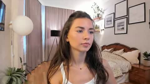Snapshot of nicoleluuv chatting on July 29, 2026, 5:33 pm Dua Lipa online show from July 29, 2026, 5:33 pm