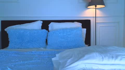 Nicole online show from February 19, 2025, 2:44 am