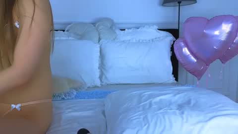 Nicole online show from February 14, 2026, 3:03 am