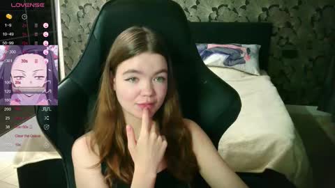 NicoleMeew online show from November 10, 2025, 1:54 pm
