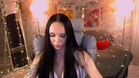 Nicole online show from June 17, 2026, 4:41 pm
