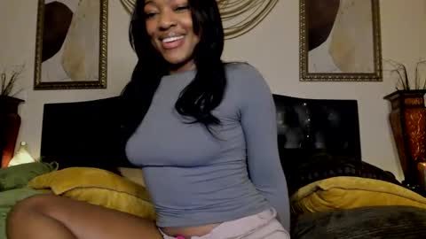 Nicole online show from December 9, 2024, 2:02 am