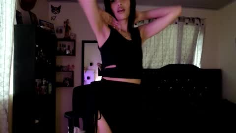 Nicole online show from October 6, 2025, 10:40 pm