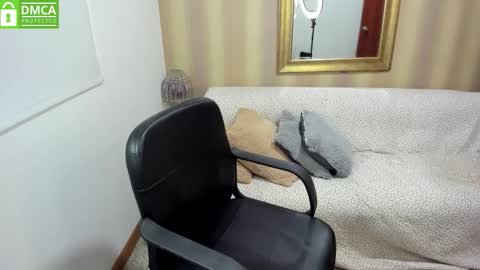 Nicolettcolin  online show from October 17, 2025, 6:54 pm