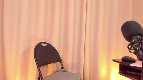 Nicol  online show from February 8, 2025, 7:59 pm