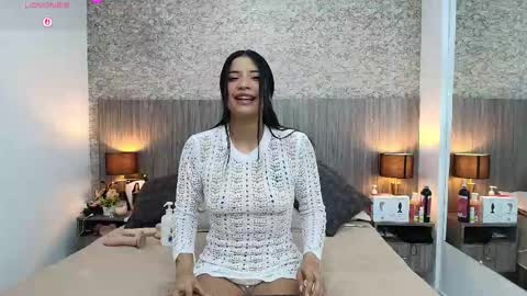 Nicolle Alvarez online show from March 23, 2026, 11:36 am