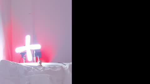 Nicolle Saenzz online show from February 4, 2025, 2:28 am