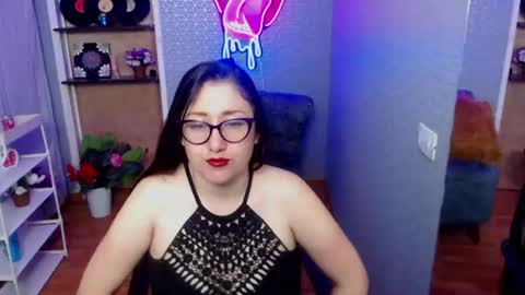 Snapshot of nicolle_silva chatting on July 19, 2026, 11:47 am Nicolle online show from July 19, 2026, 11:47 am