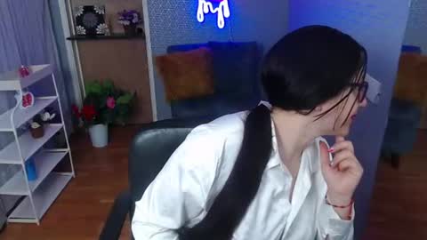 Snapshot of nicolle_silva chatting on July 29, 2026, 11:41 am Nicolle online show from July 29, 2026, 11:41 am