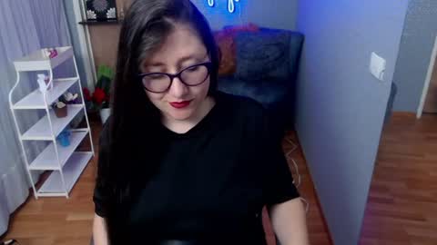 Snapshot of nicolle_silva chatting on August 2, 2026, 12:14 pm Nicolle online show from August 2, 2026, 12:14 pm