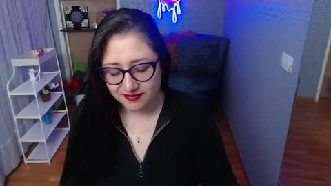 Snapshot of nicolle_silva chatting on August 4, 2026, 11:35 am Nicolle online show from August 4, 2026, 11:35 am