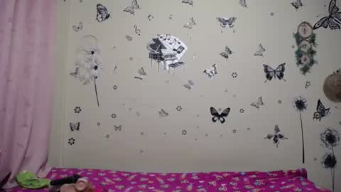 Snapshot of nicolle_sky chatting on June 26, 2026, 8:19 am nicolle_sky online show from June 26, 2026, 8:19 am