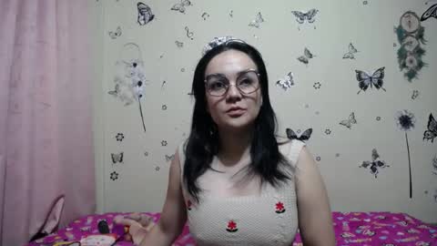 Snapshot of nicolle_sky chatting on July 24, 2026, 8:34 am nicolle_sky online show from July 24, 2026, 8:34 am