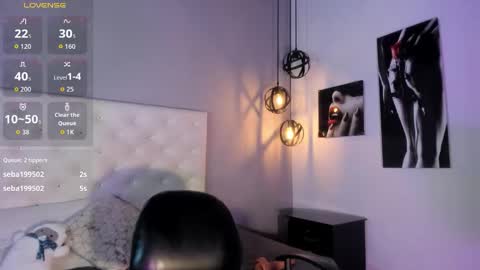 Nicolle online show from January 5, 2026, 5:27 pm