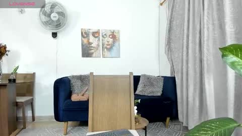 Nicolle Lima online show from October 14, 2025, 11:05 pm