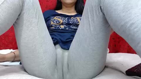 NICOLLE online show from October 22, 2025, 9:36 pm