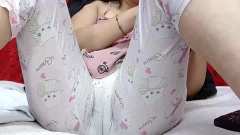 NICOLLE online show from January 13, 2026, 9:53 pm