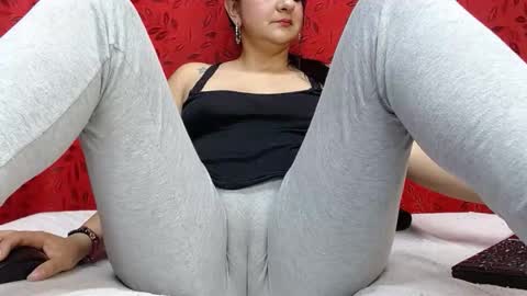 Snapshot of nicolleowens chatting on May 26, 2026, 9:33 pm NICOLLE online show from May 26, 2026, 9:33 pm