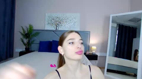 NicolRos online show from November 8, 2025, 12:16 pm