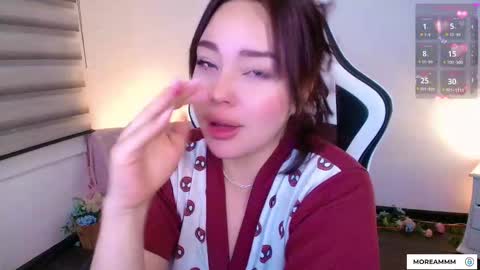 Snapshot of nicolthompsonn chatting on December 22, 2025, 12:51 am Nicol online show from December 22, 2025, 12:51 am