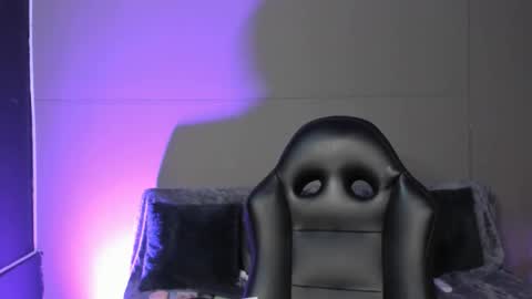 Nicol online show from November 25, 2025, 8:20 pm