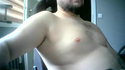 Snapshot of niewidoczny26 chatting on May 30, 2026, 2:14 pm Niewidoczny online show from May 30, 2026, 2:14 pm