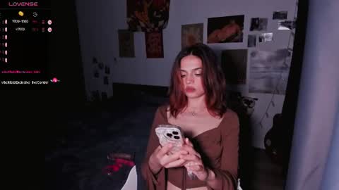 Snapshot of nightfloatt chatting on June 26, 2026, 7:18 pm Daisy online show from June 26, 2026, 7:18 pm