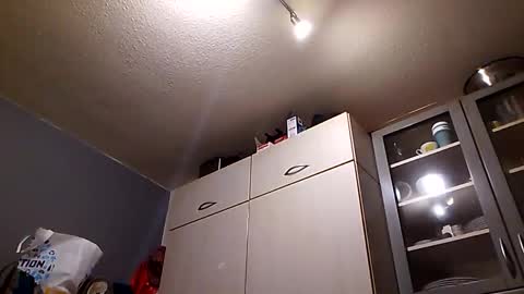 MikeVanDyck online show from October 27, 2025, 5:17 pm