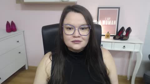 Holly online show from February 12, 2026, 6:08 am