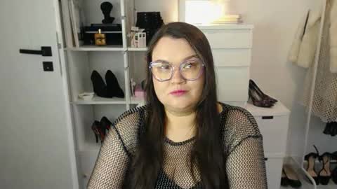 Holly online show from March 20, 2026, 7:57 am