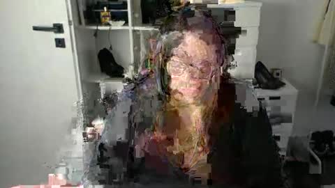 Holly online show from April 20, 2026, 5:05 pm