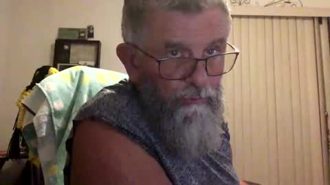 nightmoves1970 online show from July 4, 2026, 1:12 am