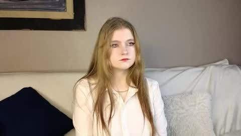 Azalea online show from November 27, 2025, 6:59 am