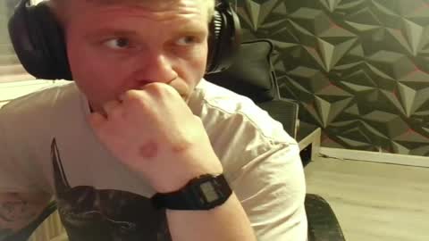 niglo620 online show from April 22, 2026, 11:23 am