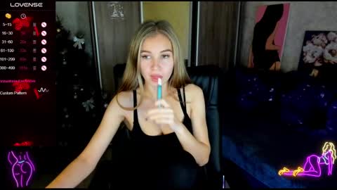 nigo_nika online show from December 13, 2024, 1:55 pm