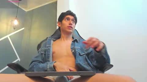 Nick online show from November 25, 2025, 10:54 pm