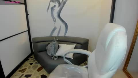 Anni online show from February 13, 2025, 9:17 pm