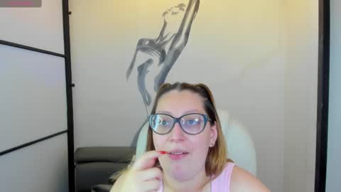 Anni online show from March 9, 2025, 12:10 am